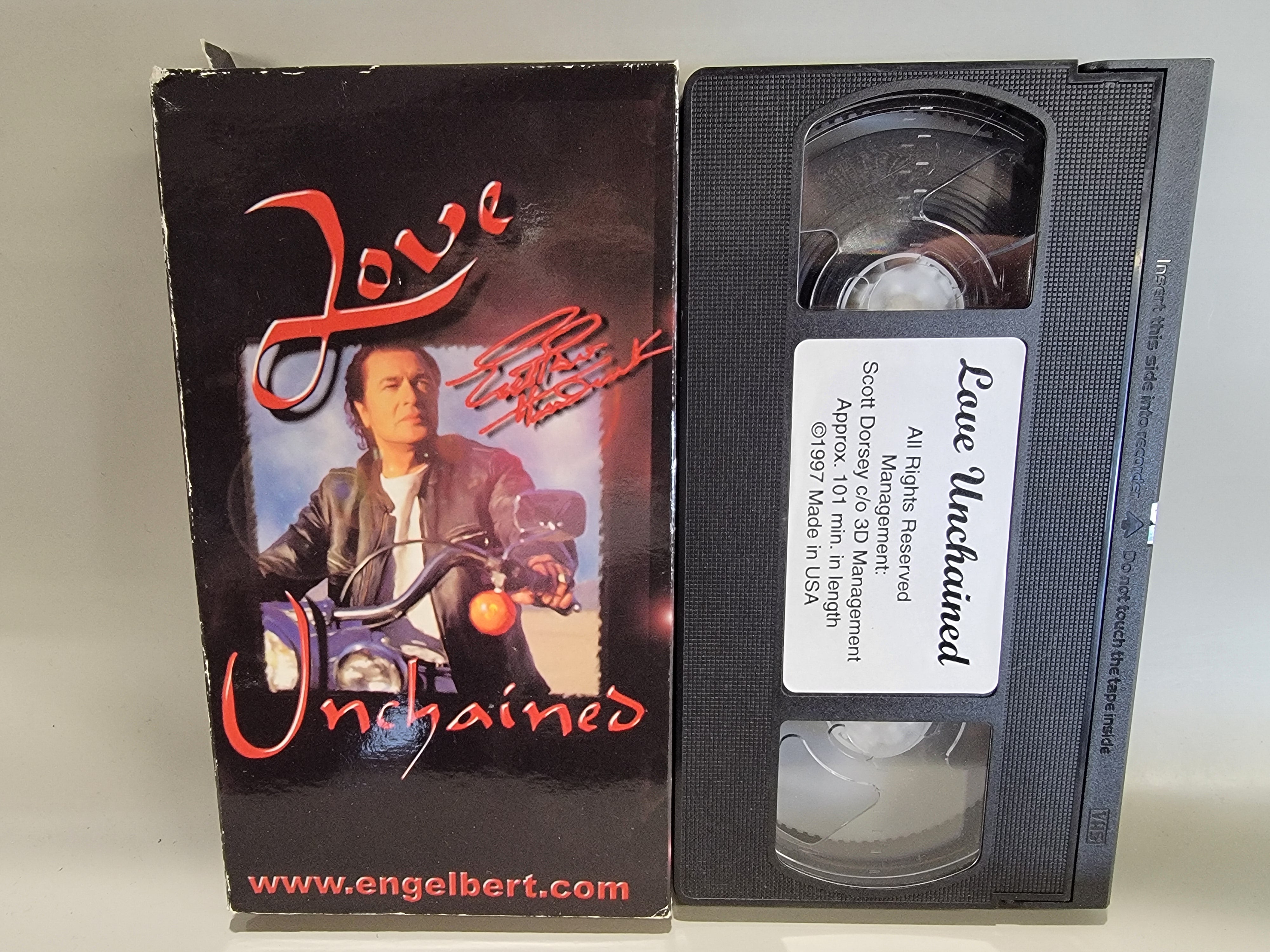 ENGELBERT HUMPERDINCK: LOVE UNCHAINED VHS [USED]