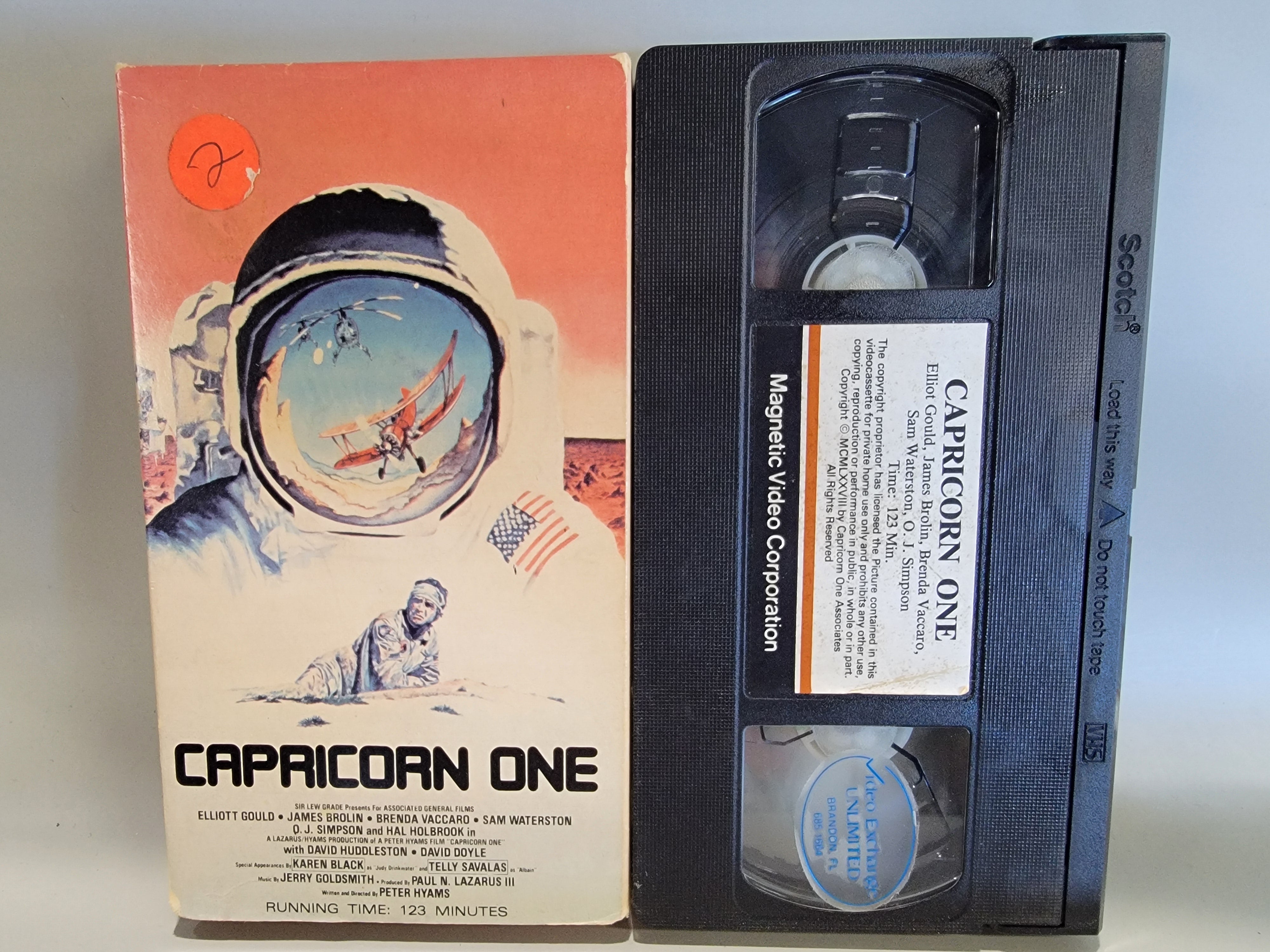 CAPRICORN ONE VHS [USED]