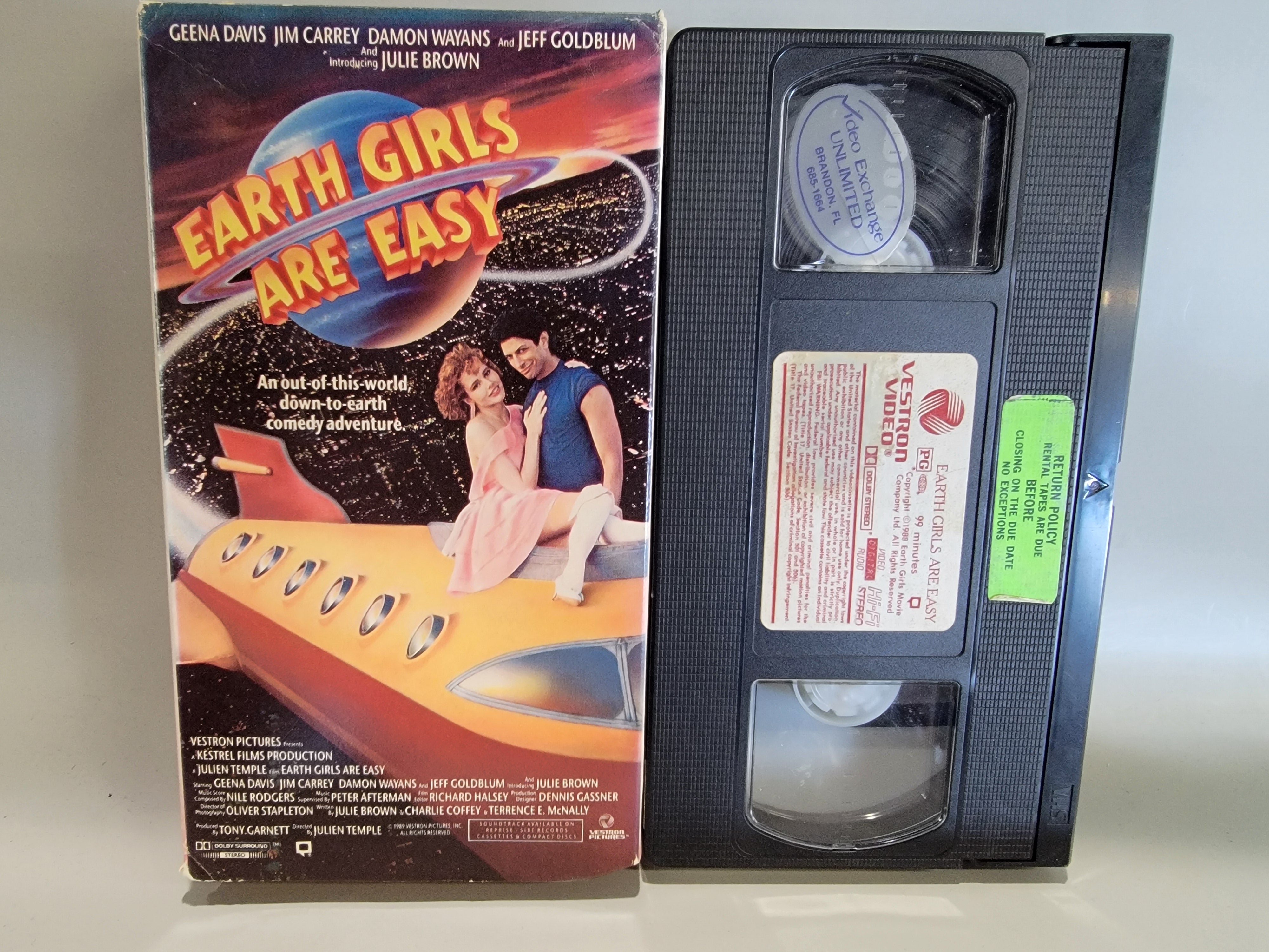 EARTH GIRLS ARE EASY VHS [USED]