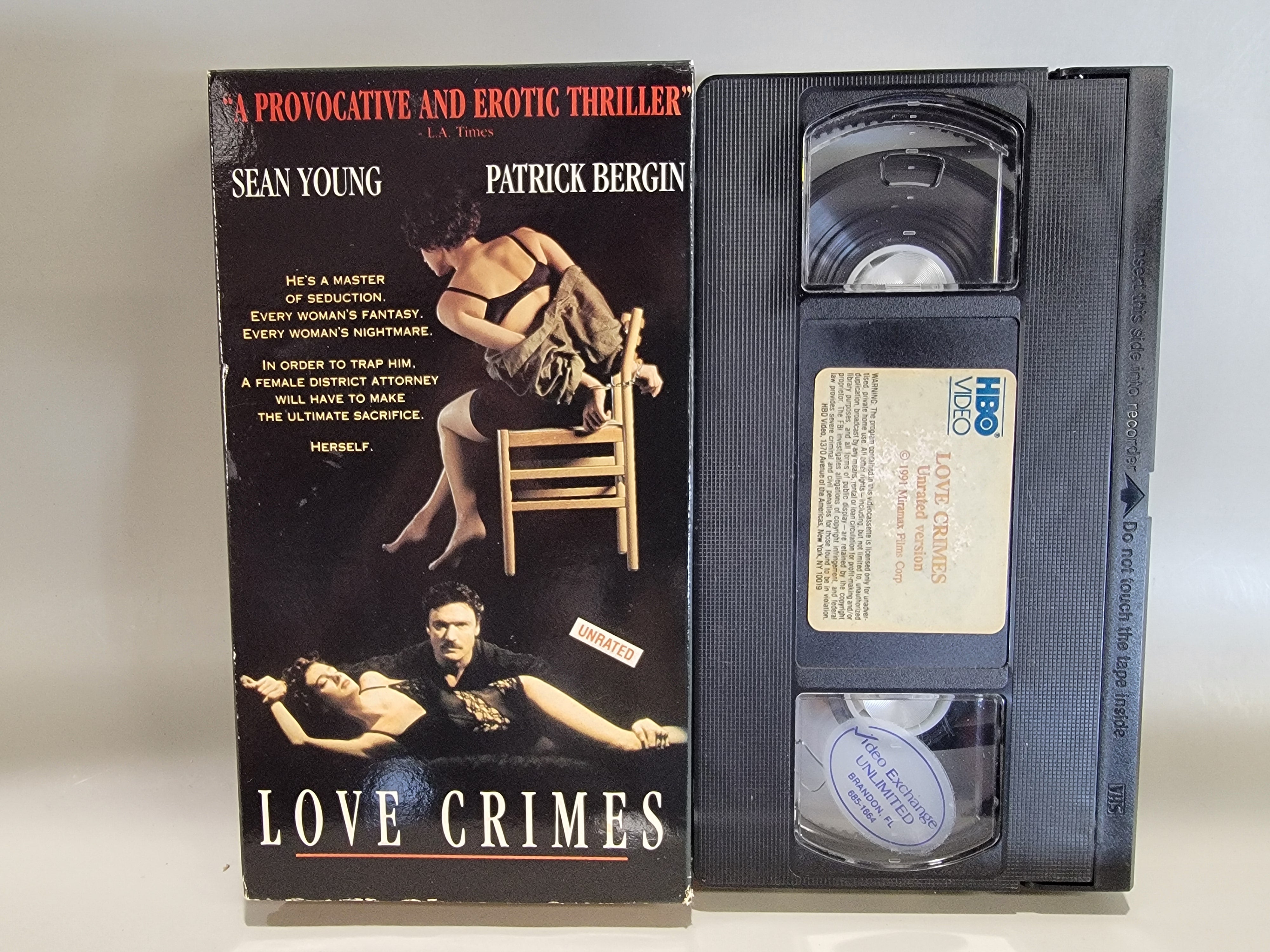 LOVE CRIMES VHS [USED]