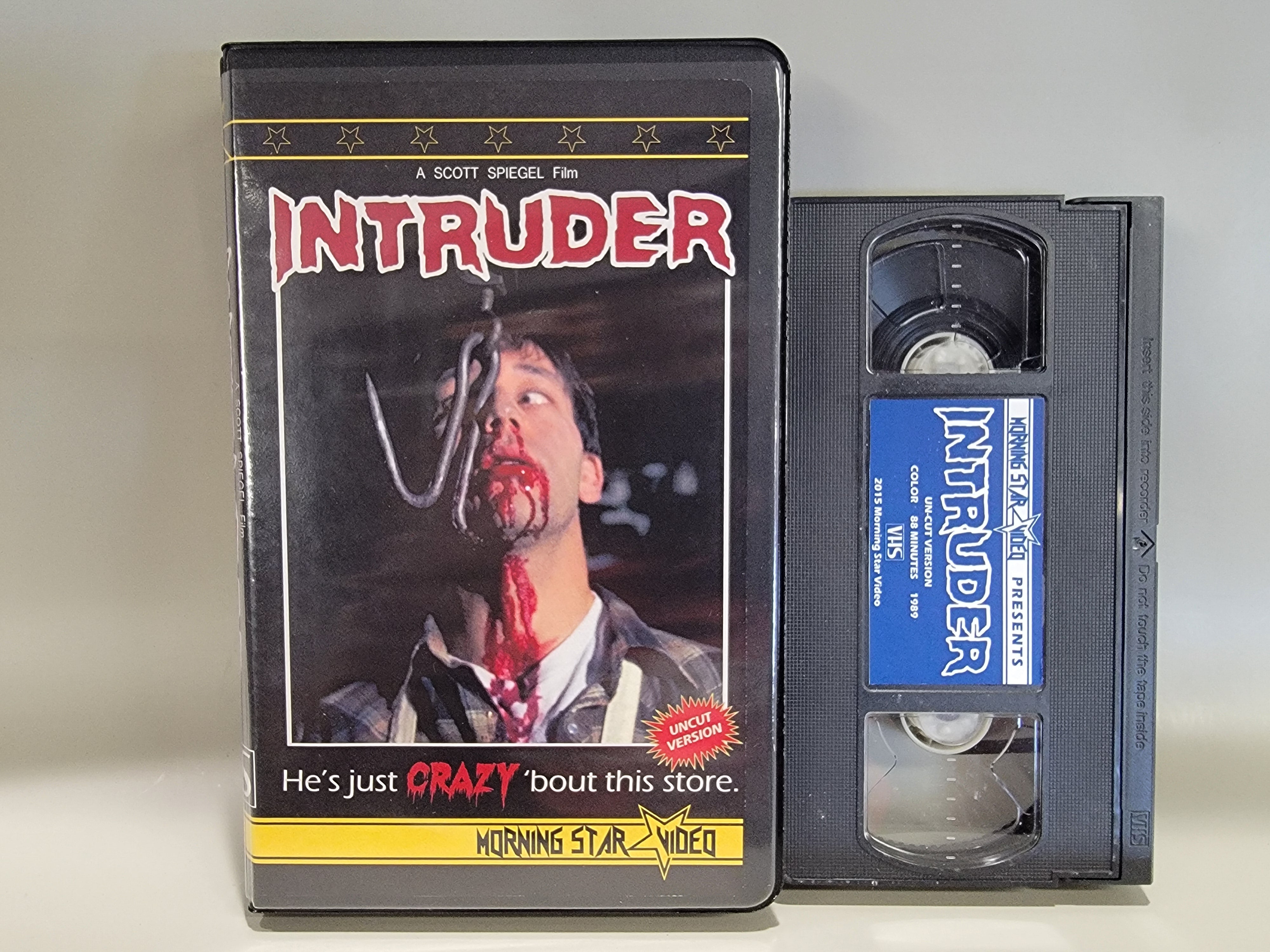 INTRUDER VHS [USED]