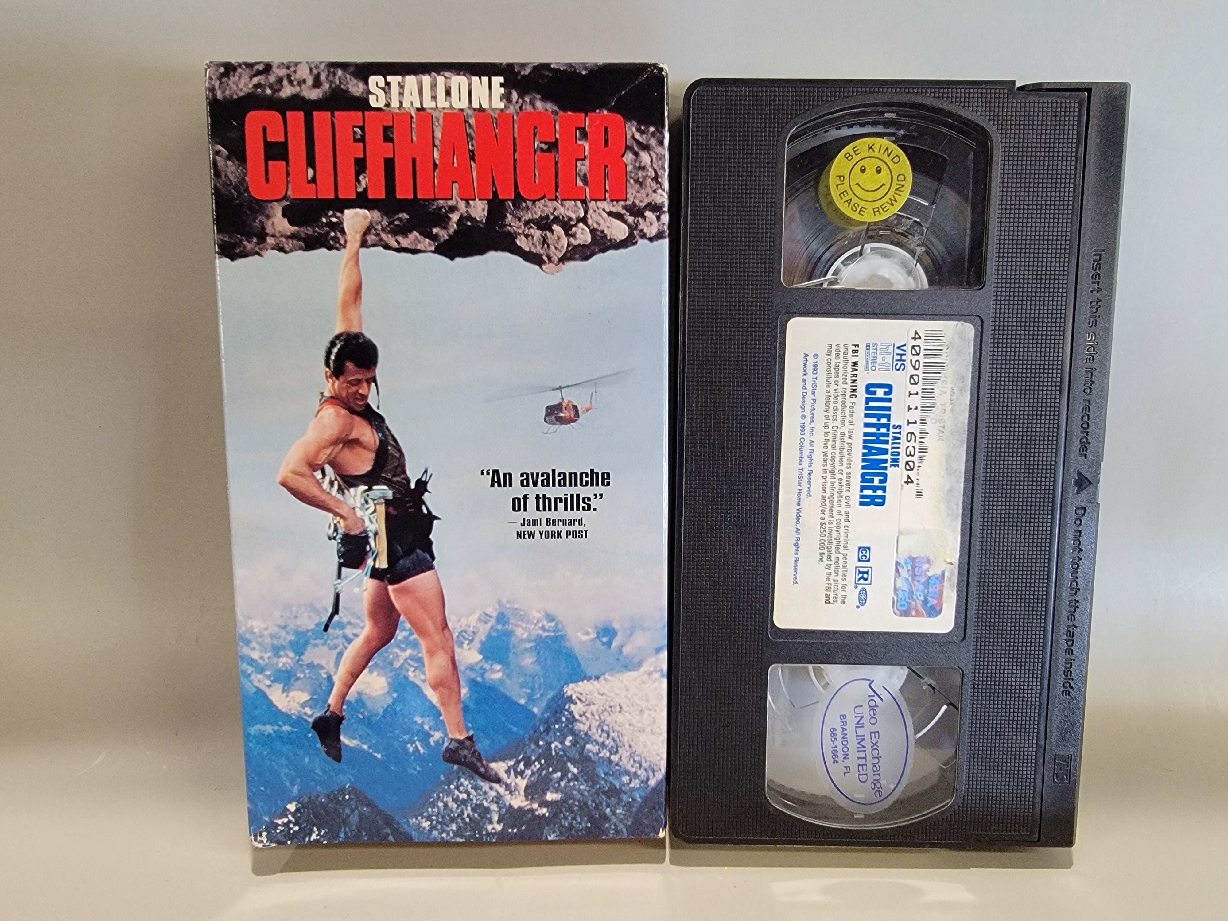 CLIFFHANGER VHS [USED]