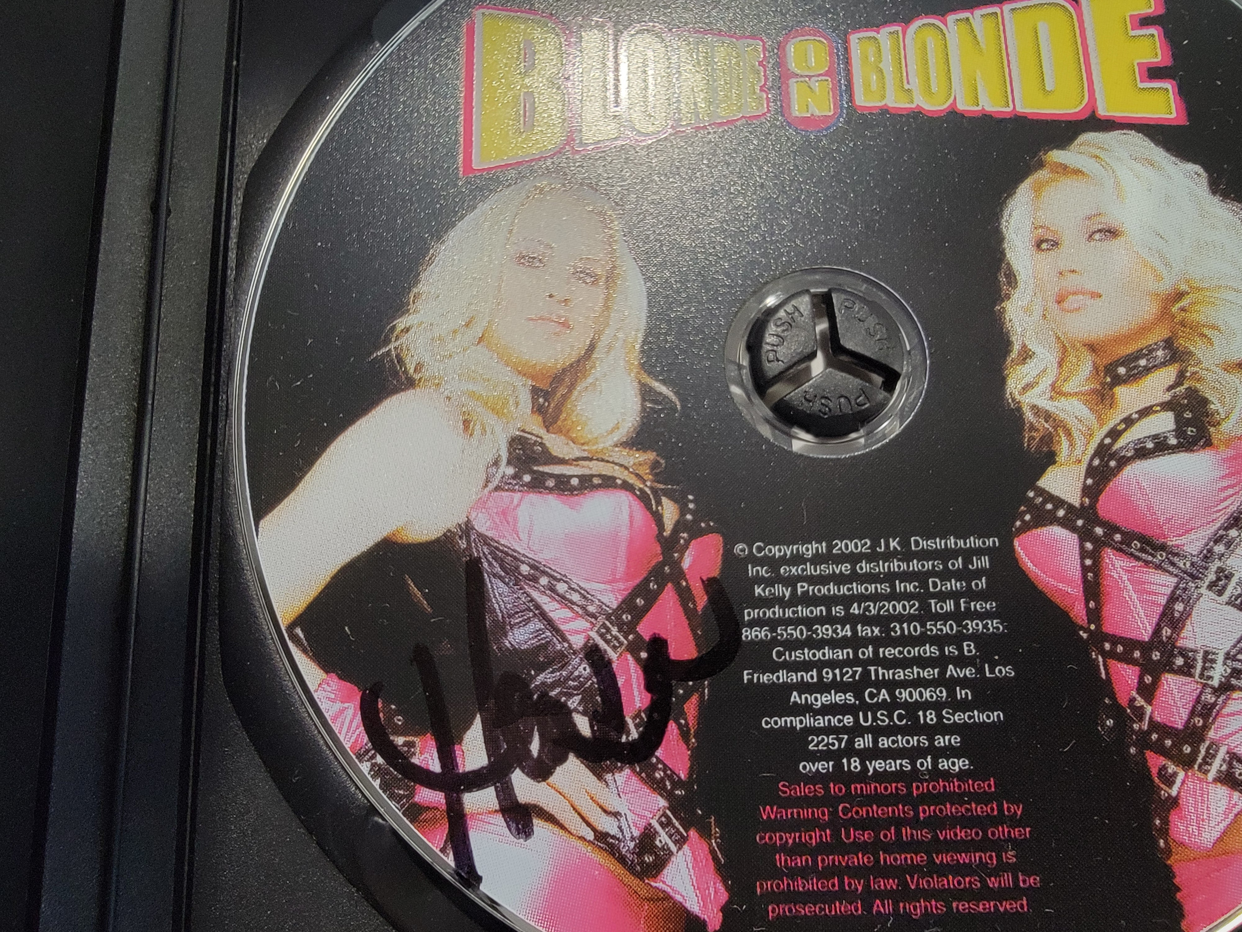 BLONDE ON BLONDE (SIGNED) DVD [USED]