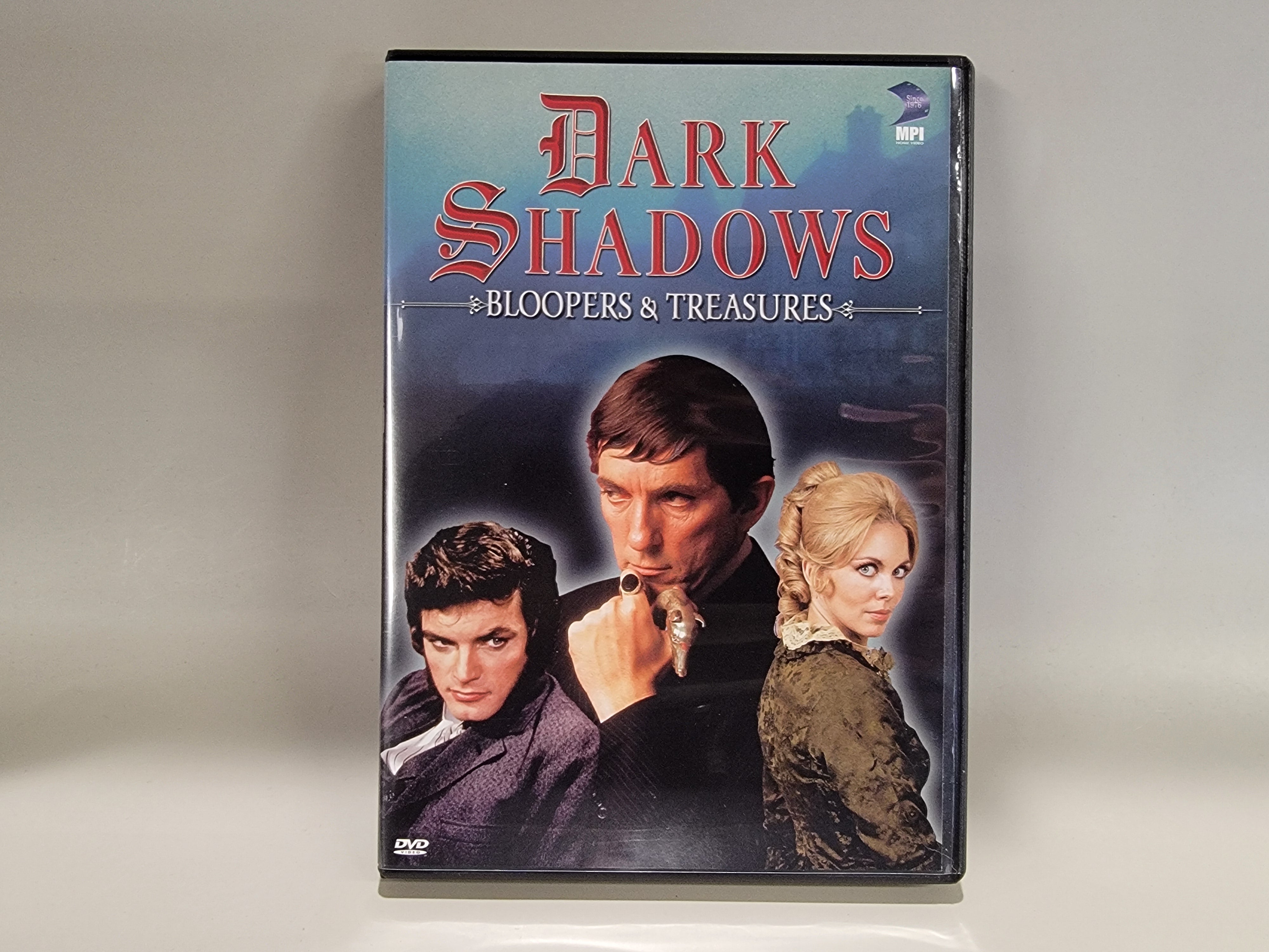 DARK SHADOWS: BLOOPERS AND TREASURES DVD [USED]